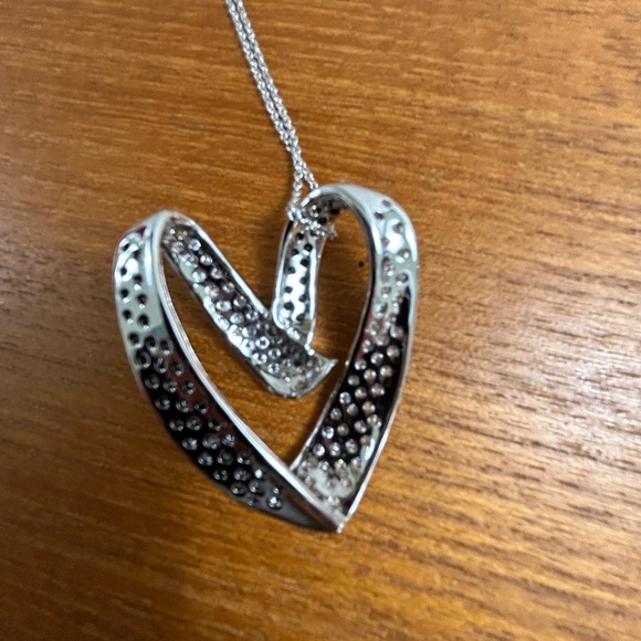 SterlingSilverBlack&ClearCrystalHeartPendantNecklace - Picture 8 of 8